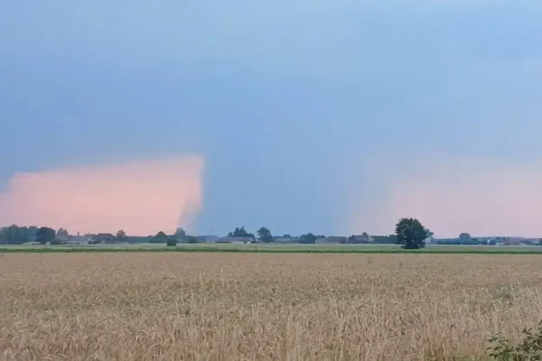 Niebezpieczne burze z gradem i silnym wiatrem nad powiatem czarnkowsko-trzcianeckim