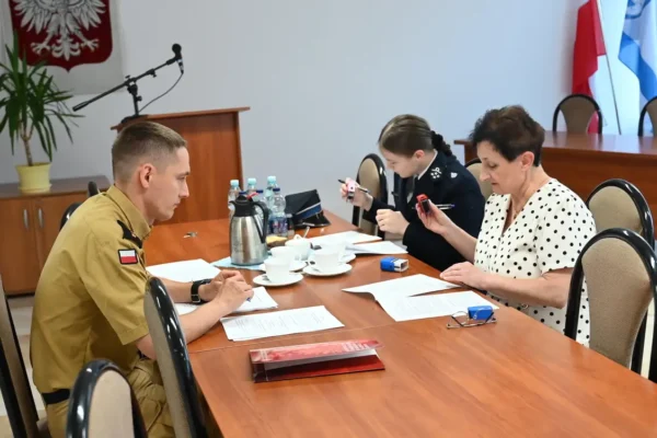 Bezpieczeństwo mieszkańców priorytetem. Oficjalne podpisanie trójstronnego porozumienia w Lubaszu