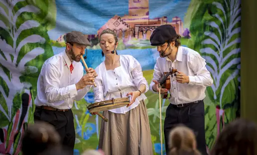 Rodzinny spektakl teatralny „Grajcie dudki a wesoło” podczas Święta Noteci w Czarnkowie