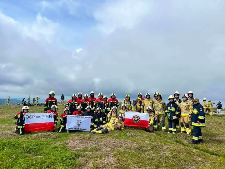 Strażacy z OSP Chełst zdobyli Śnieżnik, promując ideę dawstwa szpiku