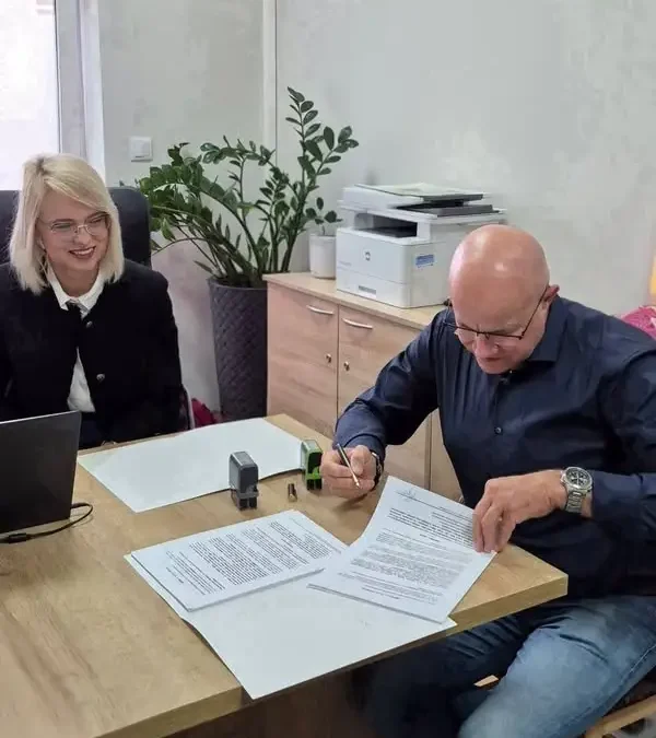 Gmina Krzyż Wielkopolski podpisała umowę na przebudowę dróg w Lubczu Małym