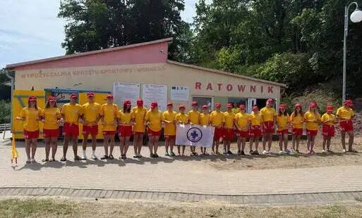 Nauka pływania i ratownictwo wodne dla młodzieży z Gminy Drawsko zakończone sukcesem