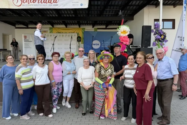 Seniorzy z gminy Lubasz bawili się na IV Senioriadzie we Wronkach