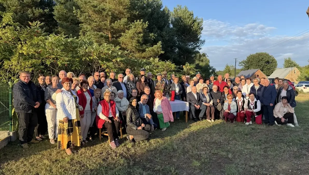 Święto Wojska Polskiego i Matki Boskiej Zielnej w Antoniewie – seniorzy bawili się do późna