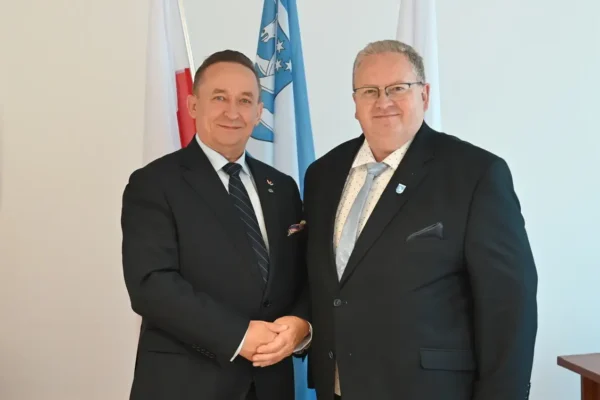 Wicewojewoda Wielkopolski z wizytą w Lubaszu – rozmowy o inwestycjach i nowym żłobku