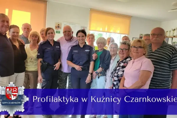 Policjanci rozmawiali z seniorami w Kuźnicy Czarnkowskiej o bezpieczeństwie