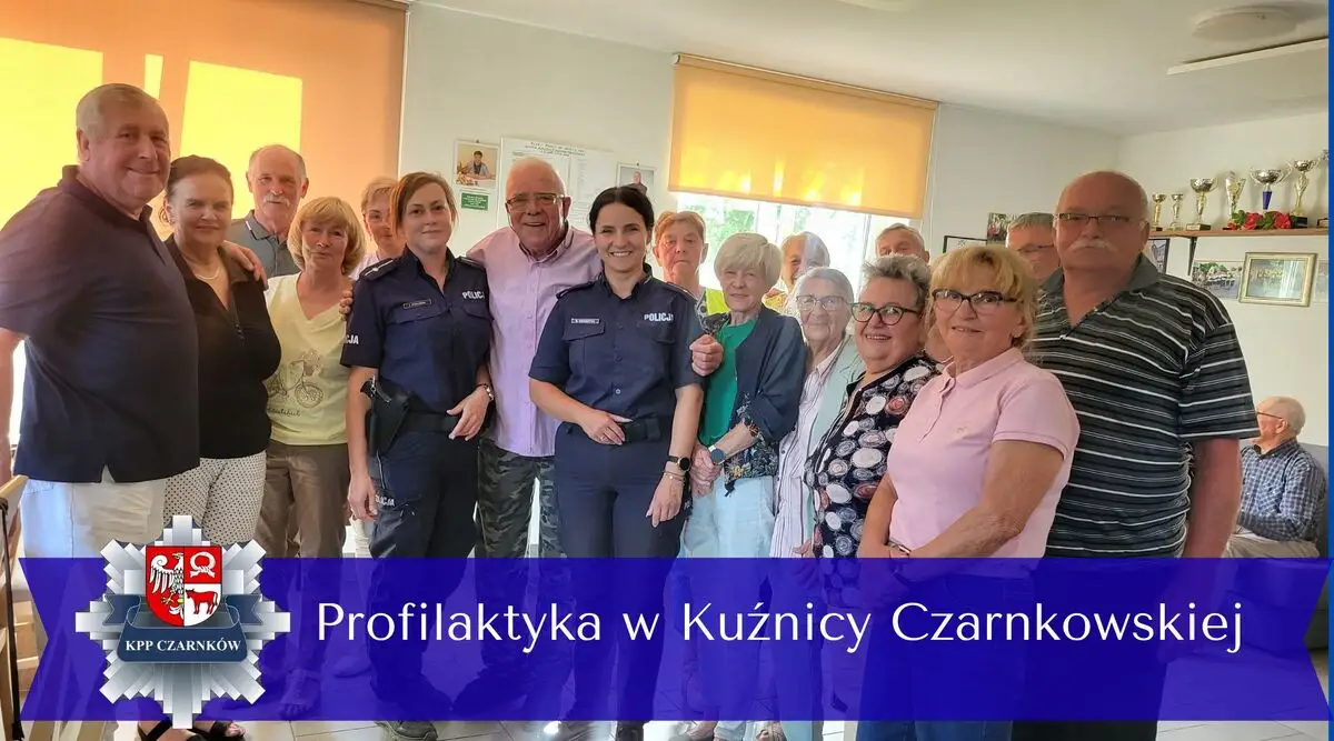 Policjanci rozmawiali z seniorami w Kuźnicy Czarnkowskiej o bezpieczeństwie