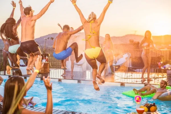 Piana Pool Party w Czarnkowie – muzyka, piana i zabawa na basenie