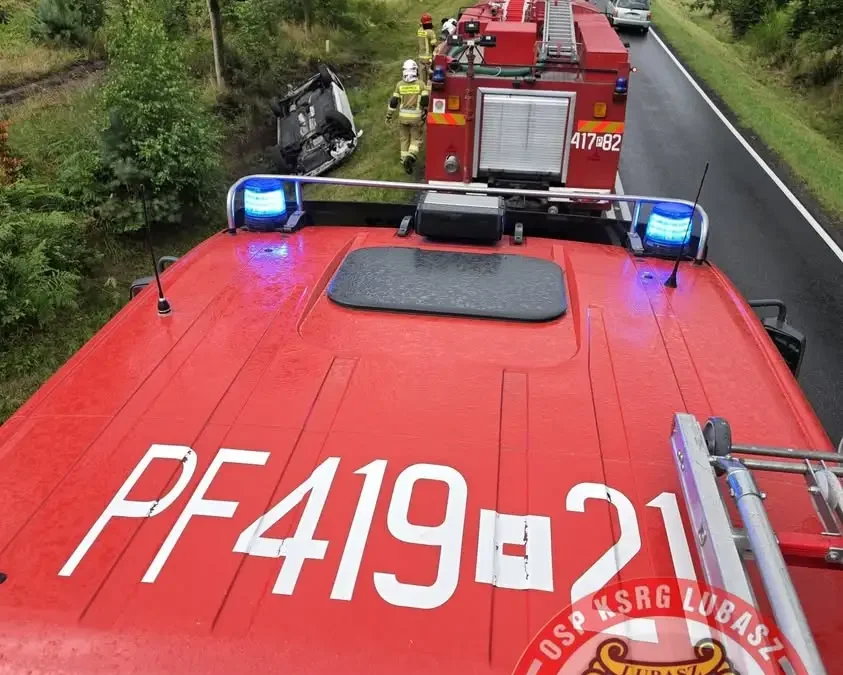 Kolizja w Sokołowie: Strażacy z Lubasza i Czarnkowa na miejscu zdarzenia