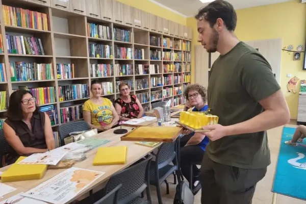 Biblioteka w Krzyżu: spotkanie z pasjonatem pszczelarstwa