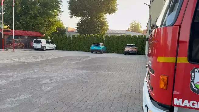 Czujka PPOŻ zadziałała w Hucie Szklanej. Interweniowały trzy zastępy straży