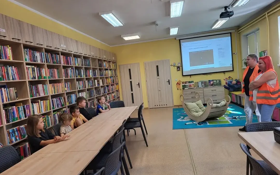 Wakacyjne zajęcia z bezpieczeństwem na torach