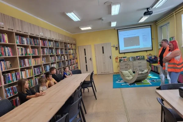 Wakacyjne zajęcia z bezpieczeństwem na torach