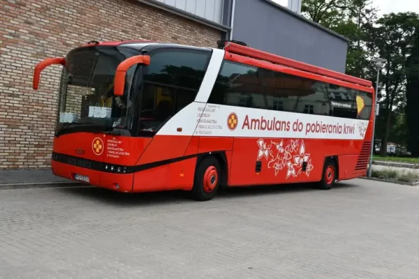 Akcja krwiodawstwa pod Mediateką w Wieleniu – każda kropla może uratować życie