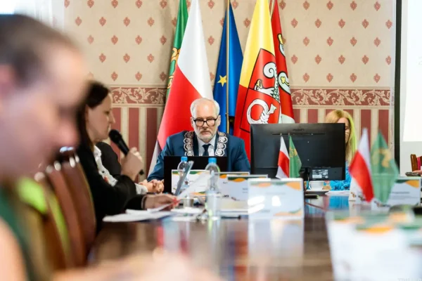 Nadzwyczajna sesja Rady Gminy Drawsko: zmiany w budżecie i przegląd inwestycji