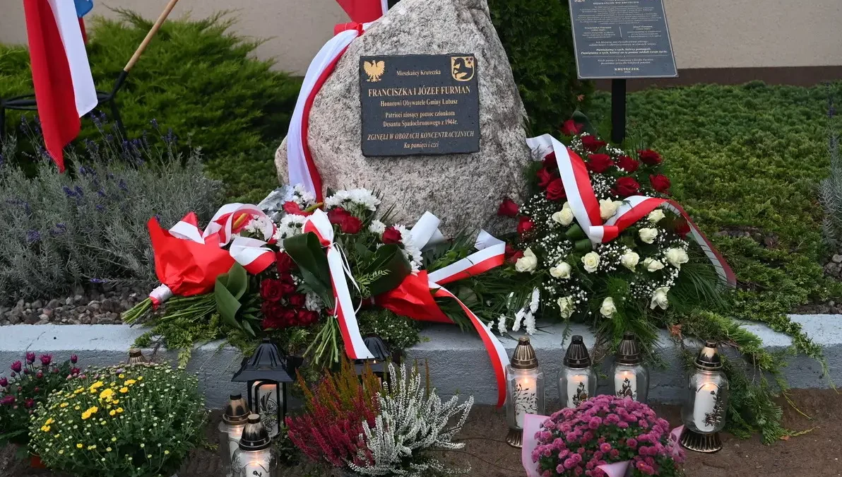 Lubasz: Odsłonięto tablicę pamięci Franciszki i Józefa Furmanów – bohaterów z Kruteczka