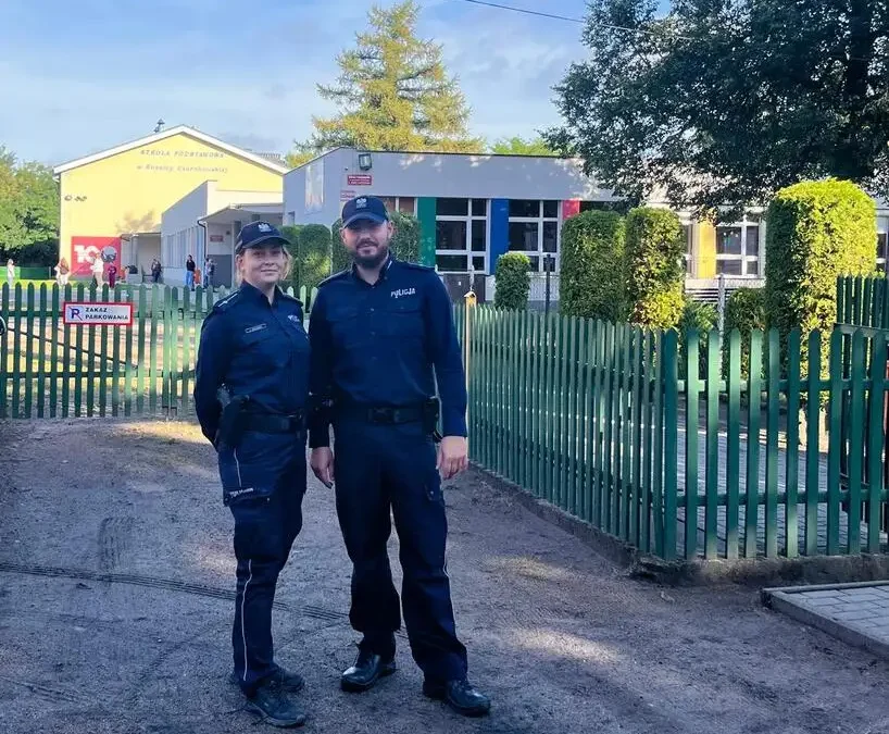 Policja z Czarnkowa czuwa nad bezpieczeństwem uczniów w nowym roku szkolnym