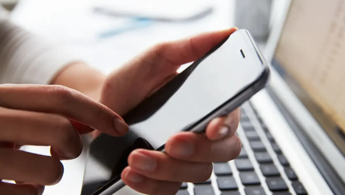Zgubiony telefon na osiedlu Słonecznym w Czarnkowie – właściciel poszukiwany