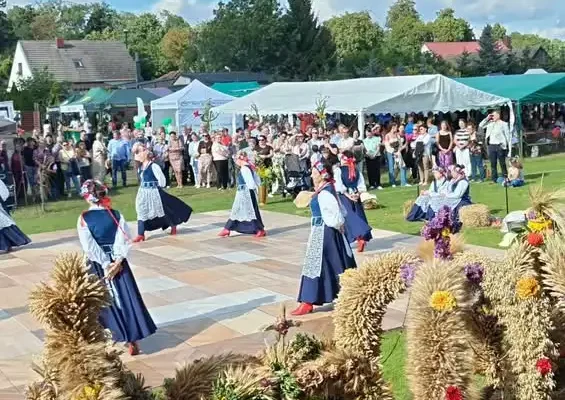 Dożynki Gminne w Jędrzejewie: podziękowania dla Radia Wielkopolska i obrzęd chleba