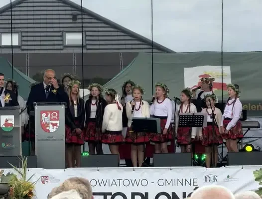 Biblioteka z Połajewa na dożynkach w Gulczu – promocja regionalnych książek