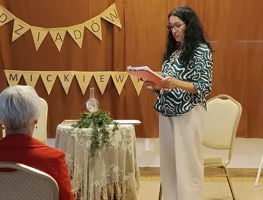 Narodowe Czytanie „Dziadów” w Hucie – literackie święto w Sali Wiejskiej