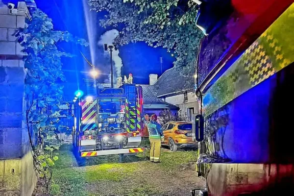 Pożar sadzy w Uścieńcu-Kolonii. Interweniowały trzy zastępy straży pożarnej