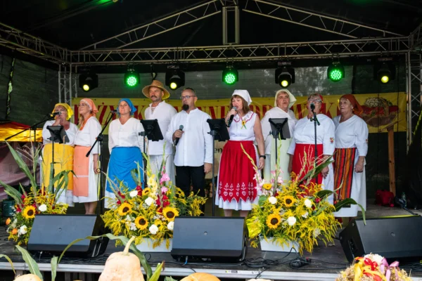 Gminno-Parafialne Święto Plonów w Pełczy: podziękowania za plony i wspólna zabawa