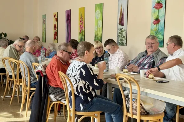 Czarnków: Dzień Białej Laski łączy pokolenia i wspiera osoby niewidome