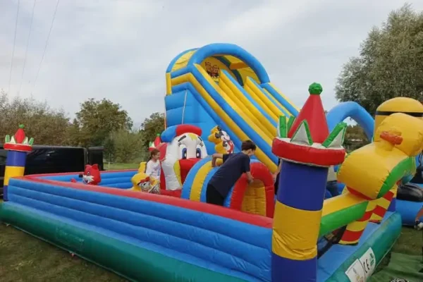 Pożegnanie lata w Ciszkowie: sport, smakołyki i kino plenerowe