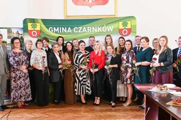 Dzień Edukacji Narodowej w Gminie Czarnków – nagrody dla dyrektorów i nauczycieli