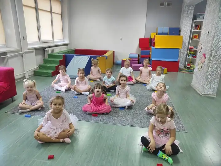 Baletowe Księżniczki z MDK Trzcianka tańczyły w sali zabaw