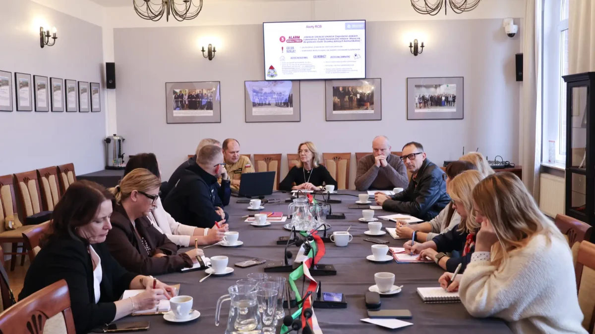 Bezpieczeństwo w szkołach w Wieleniu – spotkanie dyrektorów z policją i strażą pożarną