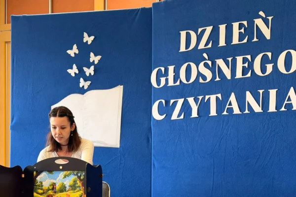 Bibliotekarki z Czarnkowa czytały dzieciom w przedszkolu „Bajkowy Świat”